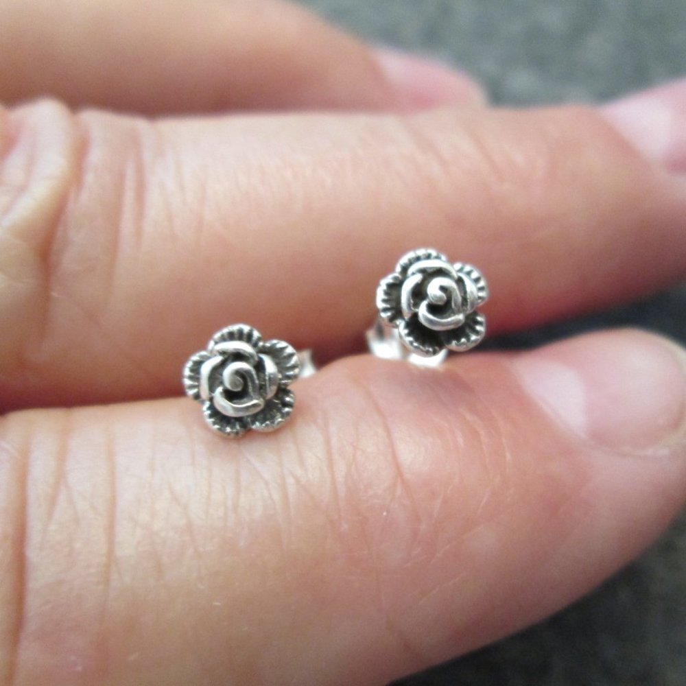 925 Sterling Silver ROSE Small Stud Earrings, New> So Pretty!!  Non Tarnish